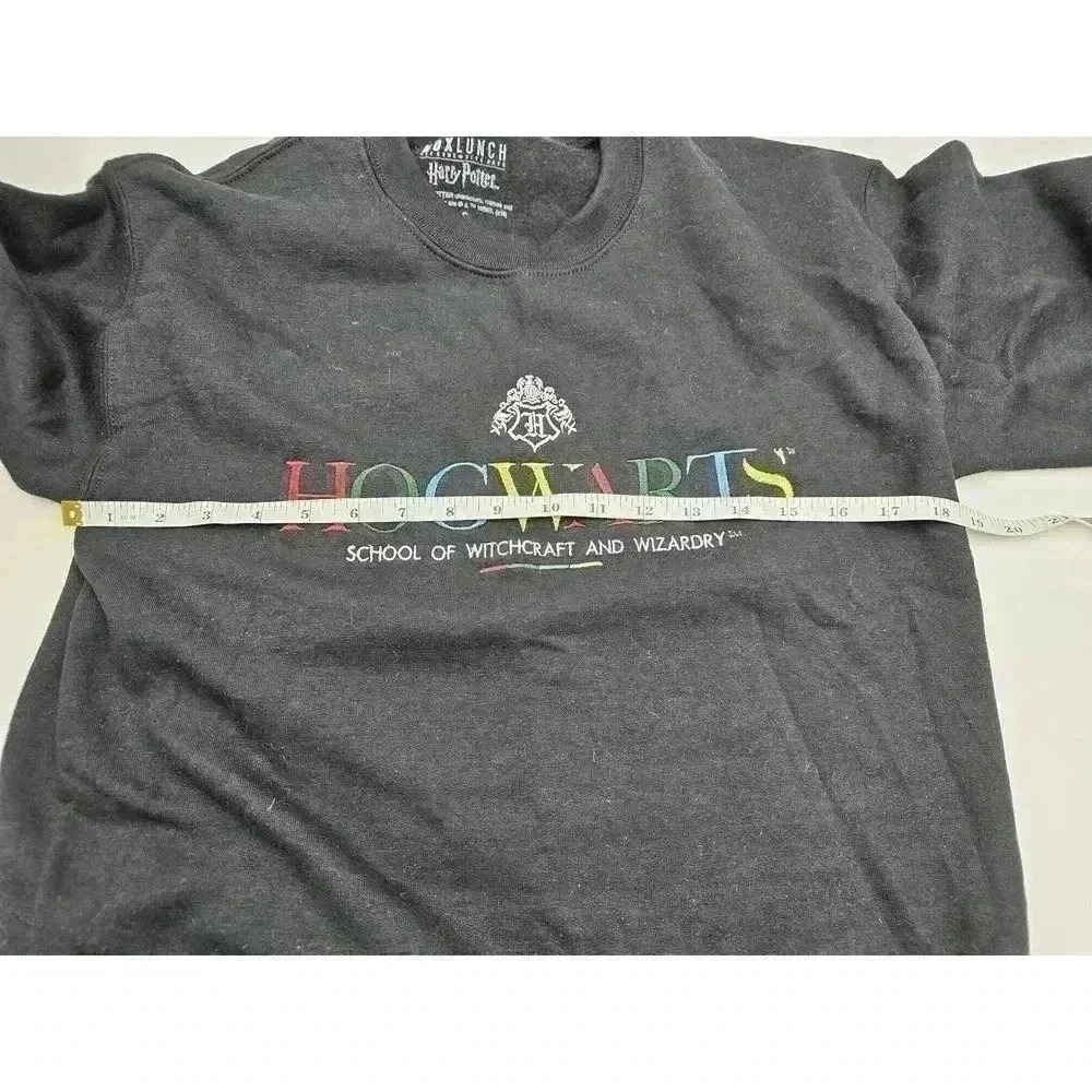 Box Lunch Hogwarts Size S Black Crewneck Sweatshirt NWT - Picture 4 of 6